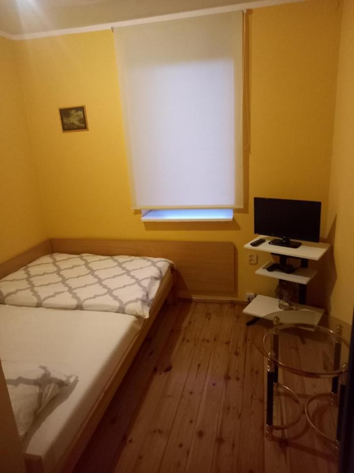 Rooms Noclegi Bytyn Exteriör bild
