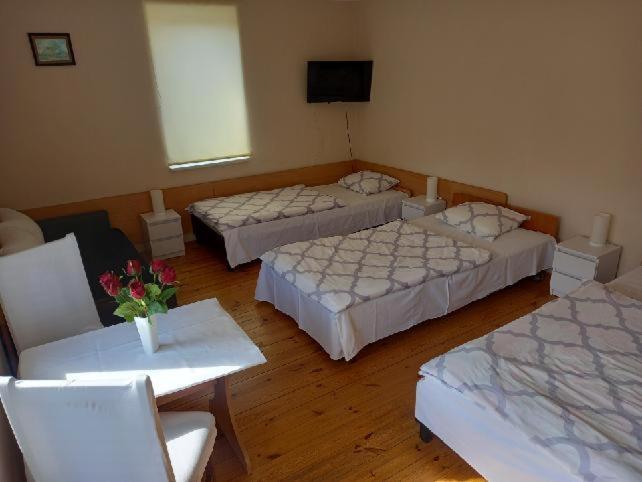 Rooms Noclegi Bytyn Exteriör bild